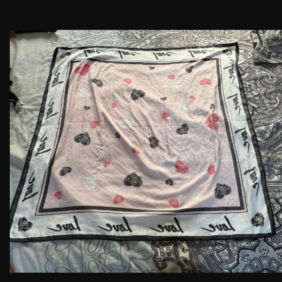 [RARE] Aldo 2018 Valentines Day Limited Edition Collection  Scarf - Picture 6 of 16